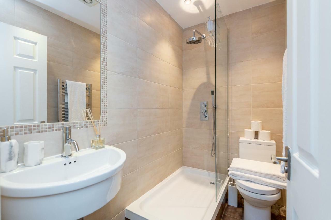 Appartamento Elegant 3bed In Kensington Olympia Londra